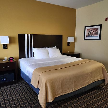 Days Inn & Suites By Wyndham Sam Houston Tollway Jersey Village Экстерьер фото