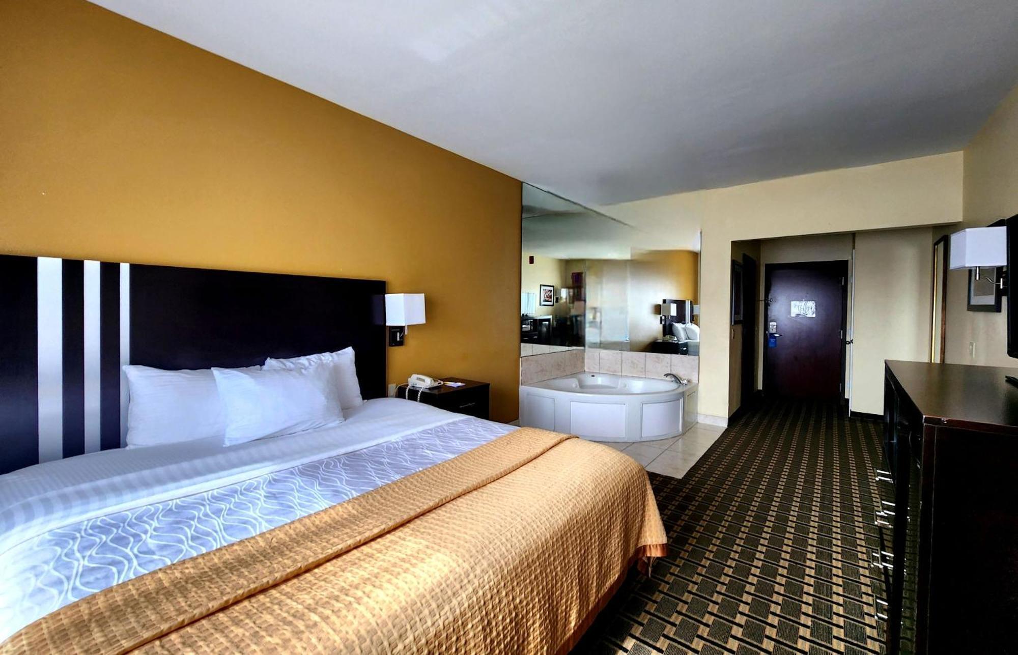 Days Inn & Suites By Wyndham Sam Houston Tollway Jersey Village Экстерьер фото