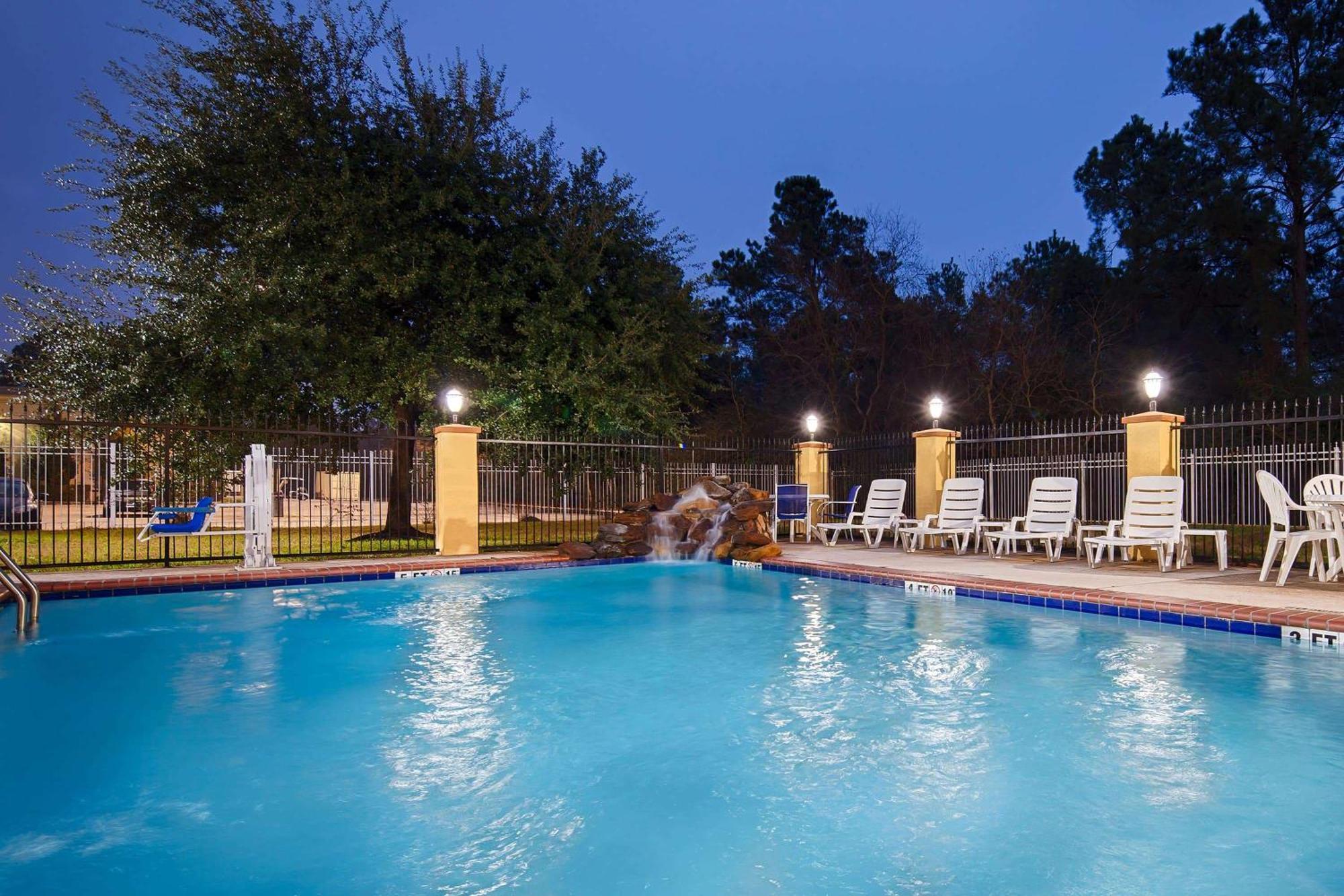 Days Inn & Suites By Wyndham Sam Houston Tollway Jersey Village Экстерьер фото