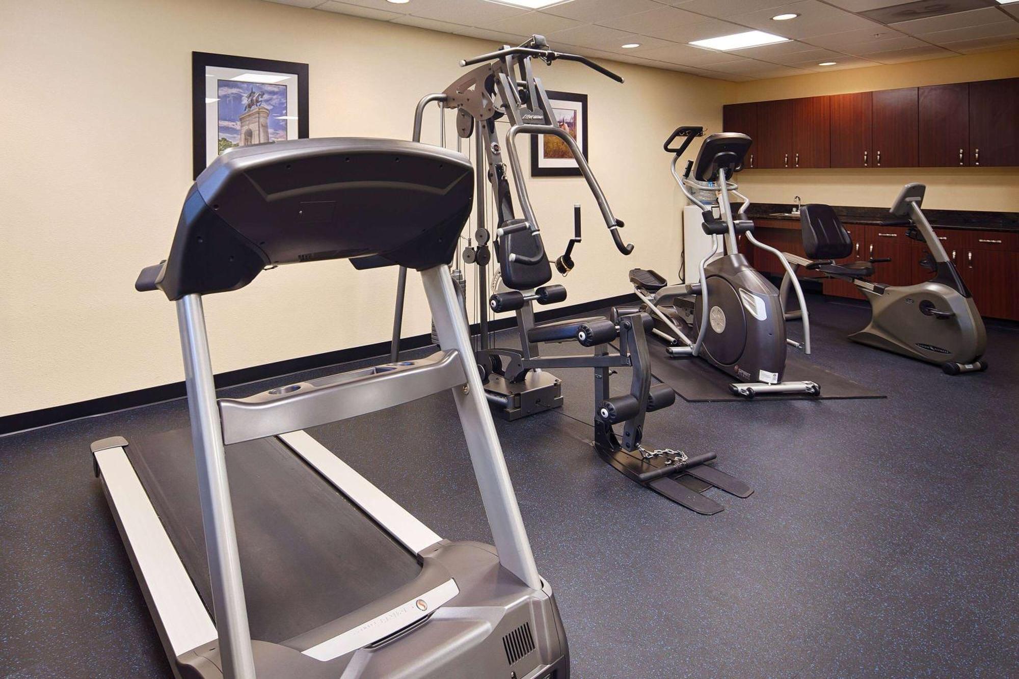 Days Inn & Suites By Wyndham Sam Houston Tollway Jersey Village Экстерьер фото
