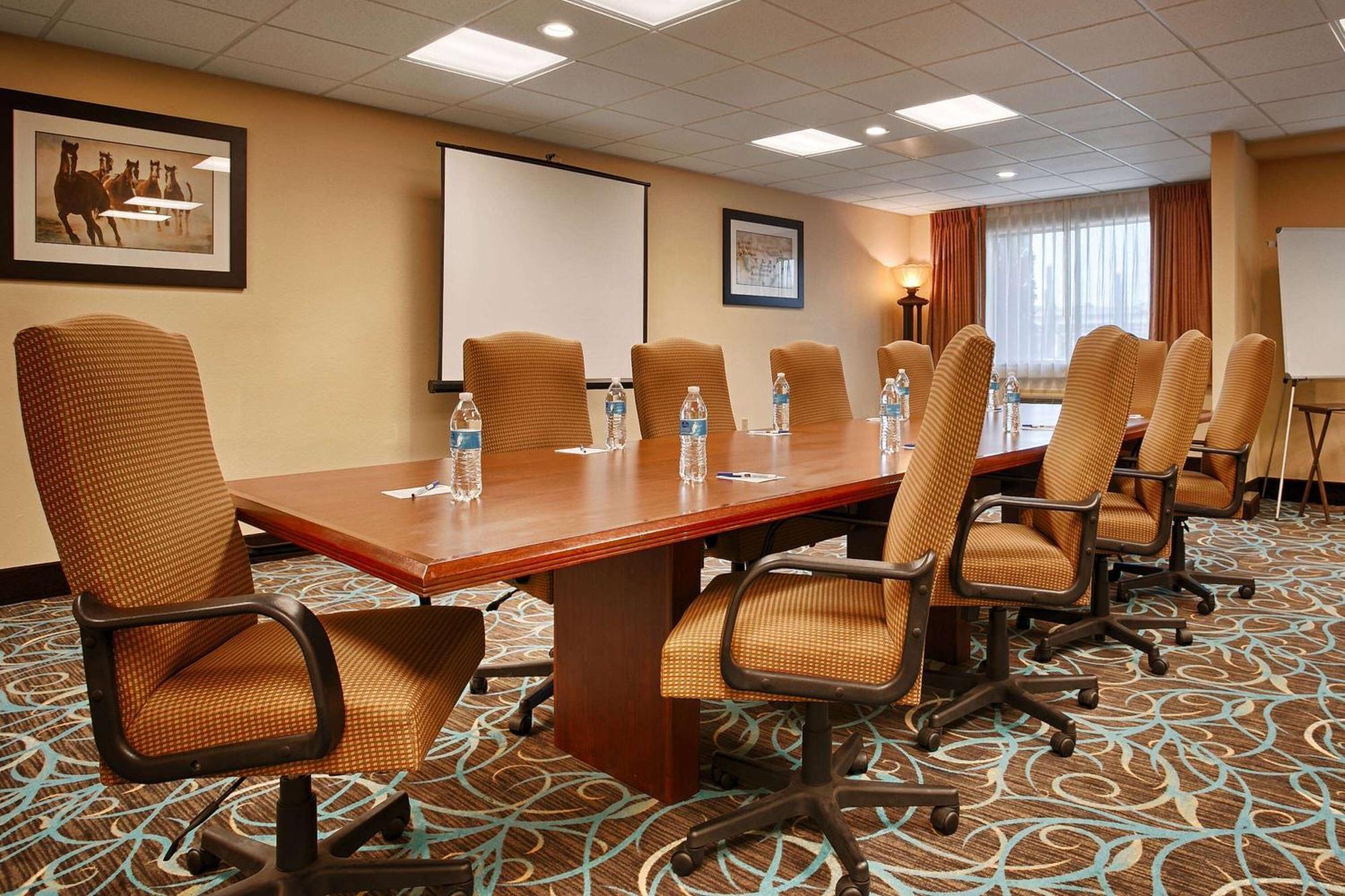 Days Inn & Suites By Wyndham Sam Houston Tollway Jersey Village Экстерьер фото